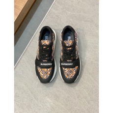 Burberry Sneakers